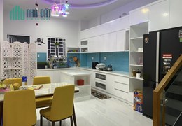 Nhà  mới xây BTCT, sát trường ĐH Công Nghiệp tiện đầu tư cho thuê.