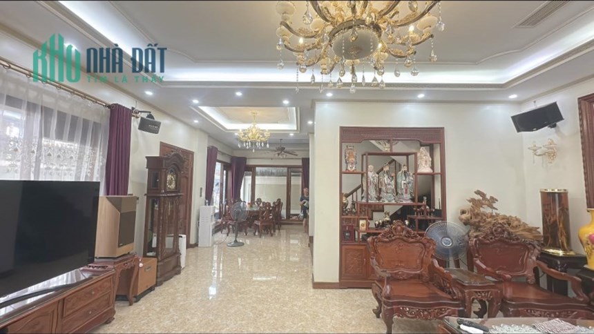Bán nhà mặt phố Nguyên Hồng, vị trí đỉnh, kd bất chấp, mặt tiền cực hiếm, 185m, 36 tỷ