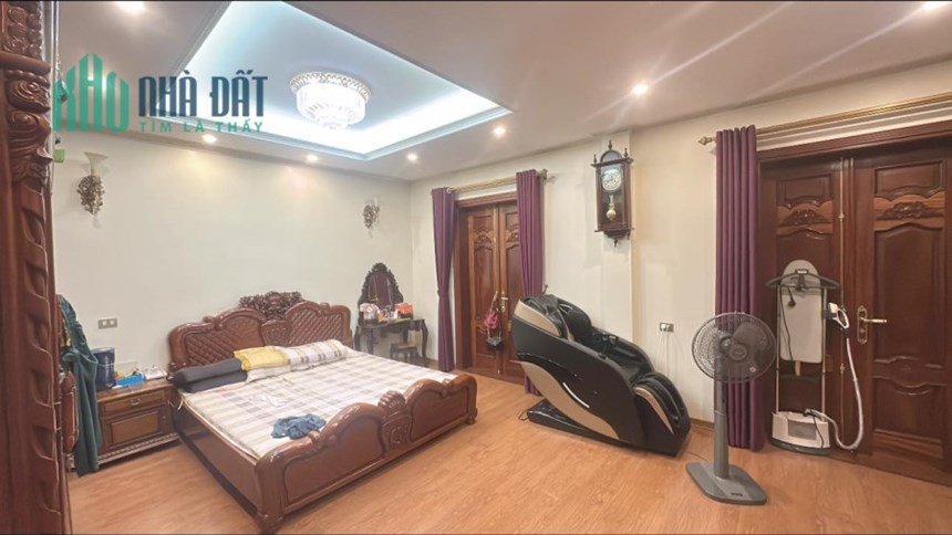 Bán nhà mặt phố Nguyên Hồng, vị trí đỉnh, kd bất chấp, mặt tiền cực hiếm, 185m, 36 tỷ