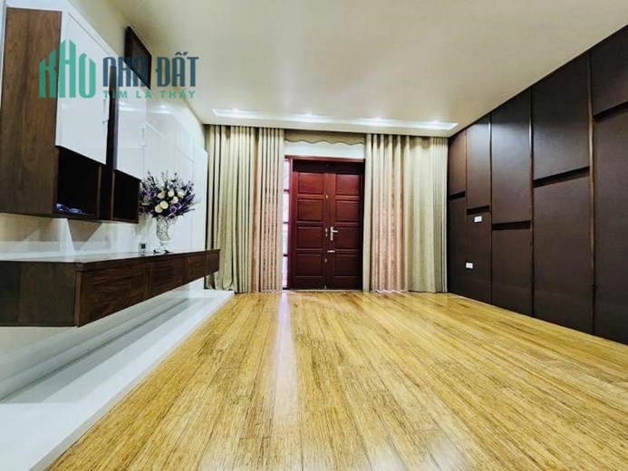 Bán Nhà Mặt Phố Trung Tâm Quận Ba Đình Khu 7.2ha. Diện Tích 80m2 x 6 Tầng 1 Tum Thang Máy Nhập. Vỉa