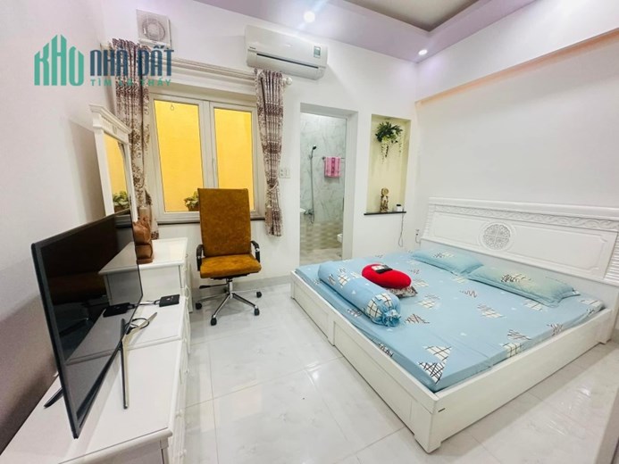 Bán nhà HXH 8m Lạc Long Quân - Ông Ích Khiêm, DT: 4x17m, 4 Tầng mới, 4PN, giá 10.5 tỷ.