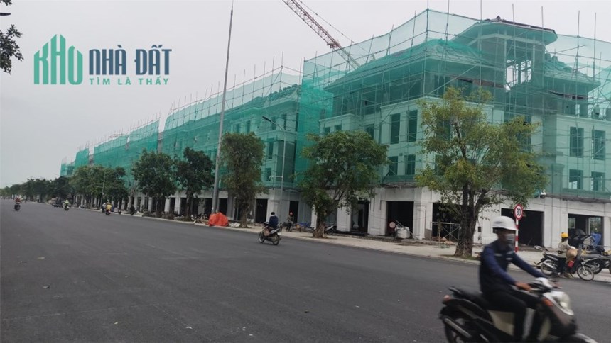 Cho thuê Shophouse Vinhomes mặt đường 30m, miễn phí thuê 0 đồng trong 18 tháng