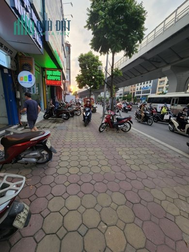Bán mặt phố Trường Chinh, Thanh Xuân 200m2, MT7.5m, đắc địa kinh doanh giá 60 tỷ