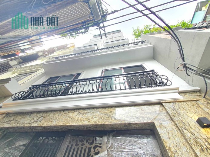 BÁN CCMN 17 PHÒNG - MINH KHAI - 61M2 X 7 TẦNG THANG MÁY - MT6M - 15M RA Ô TÔ - DÒNG TIỀN 1 TỶ/NĂM -