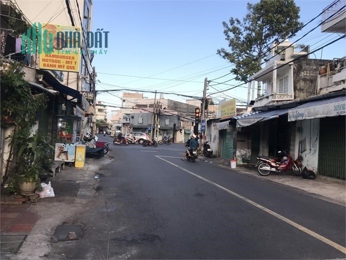 Cho thuê mặt bằng cạnh đường Lê lai, TPVT cửa kính máy lạnh đẹp