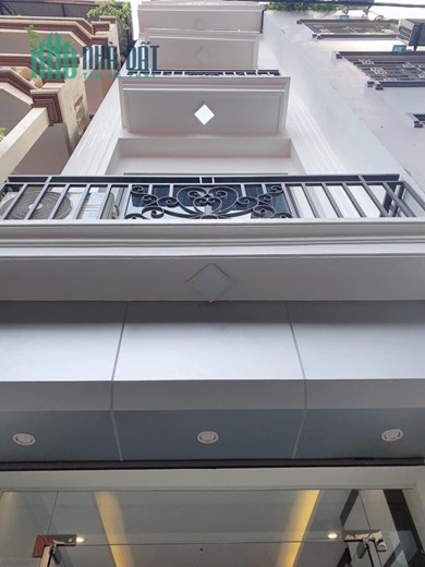 Chính chủ bán nhà 36m2. Lô góc 2 mặt thoáng 5 tầng 4PN. Tại Văn Quán Yên Phúc, ôtô đỗ cửa giá 3tỷ95