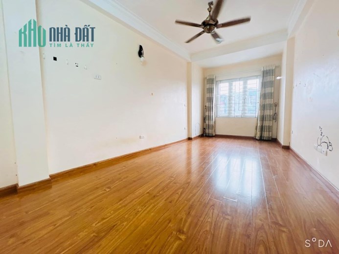 Chính chủ bán nhà 36m2. Lô góc 2 mặt thoáng 5 tầng 4PN. Tại Văn Quán Yên Phúc, ôtô đỗ cửa giá 3tỷ95