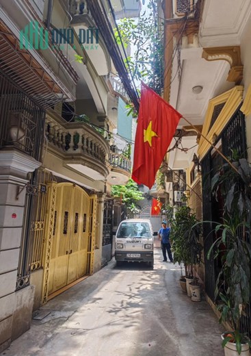 Bán nhà Ngõ 237 Hoàng Văn Thái, gần phố, ô tô đỗ cửa, sổ đẹp, 40m*4T, nhỉnh 6 tỷ