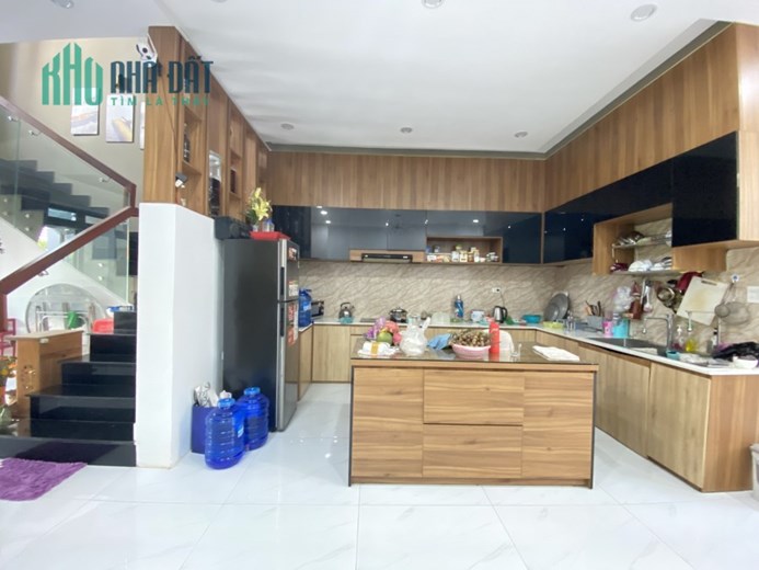 BIỆT THỰ Sân Vườn Mini 200m2 Trung Tâm TP Tuy Hòa, Chỉ 5,5 Tỷ Full Nội Thất