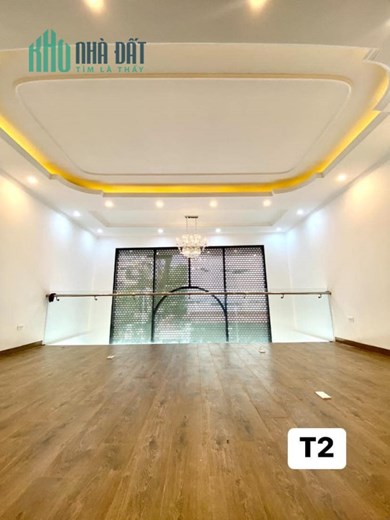 SIÊU PHẨM ÂU CƠ, Ô TÔ TRÁNH, THANG MÁY XỊN, KINH DOANH TỐT 10.2 TỶ