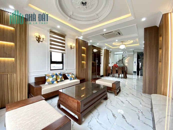 SIÊU PHẨM NGHI TÀM, Ô TÔ TRÁNH, THANG MÁY, KINH DOANH TỐT 10.1 TỶ