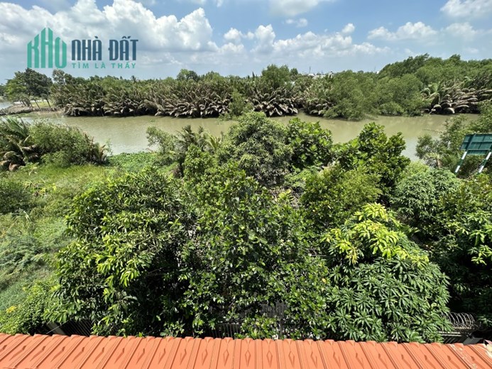 Chính chủ bán biệt thự ven sông 400m2, 5PN 5WC, tại Thủ Đức
