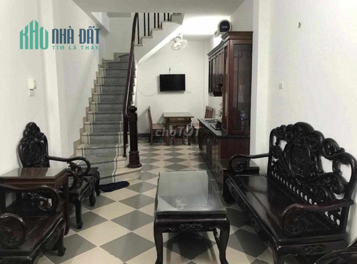 Cho thuê nhà nguyên căn, HGĐ, ở nhóm, Trần Thái Tông 35m2, 4T, 3N,15 tr.