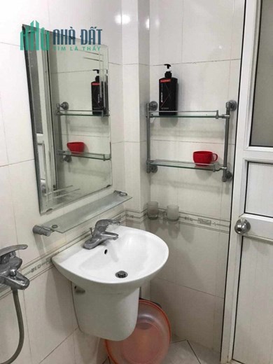 Cho thuê nhà nguyên căn, HGĐ, ở nhóm, Trần Thái Tông 35m2, 4T, 3N,15 tr.