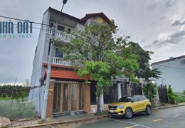 Chính chủ bán biệt thự ven sông 400m2, 5PN 5WC, tại Thủ Đức