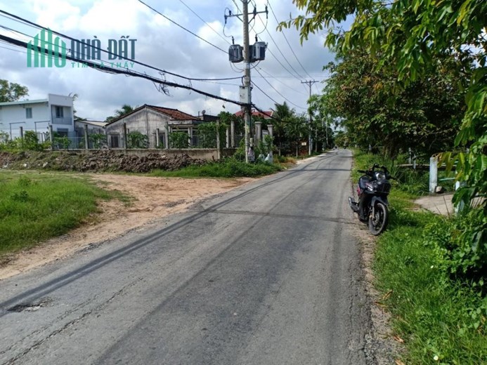 Cần bán nhanh thửa đất mặt tiền đường T12 Tân Quý Tây Bình Chánh, 1600m2, giá 38 tỷ.