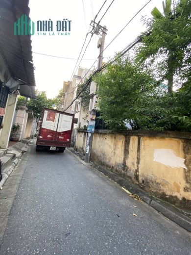 Bán nhà Ngọc Thuỵ, Dt 32m, 3 tầng, 2 ngủ, giá hơn 2 tỷ.