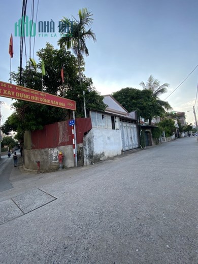 Bán nhà Ngọc Thuỵ, Dt 32m, 3 tầng, 2 ngủ, giá hơn 2 tỷ.