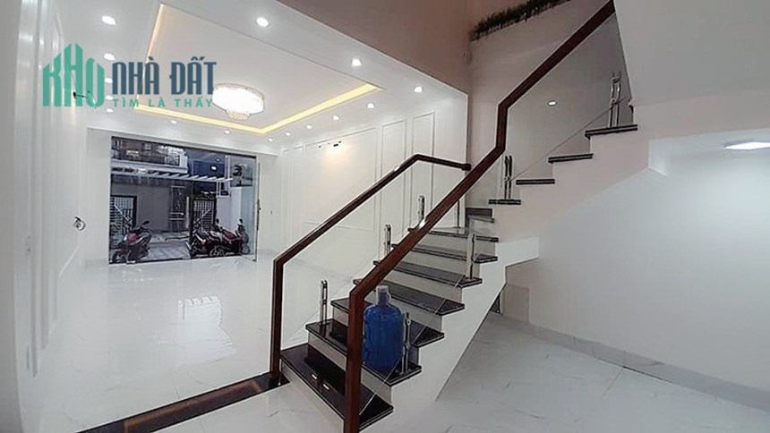 Bán nhà Văn Cao, 115m 5 tầng Thang Máy, có 7 ngủ khép kín GIÁ 8.5 tỉ
