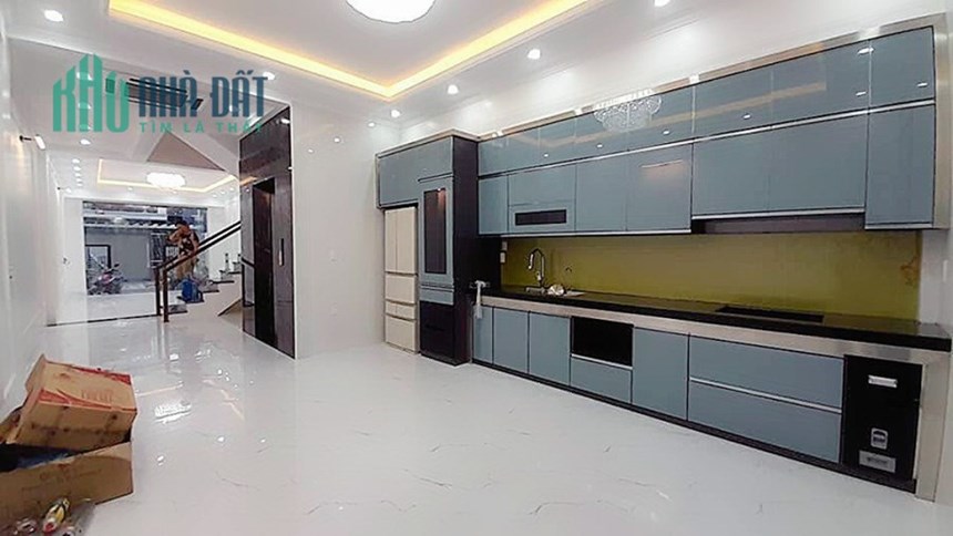 Bán nhà Văn Cao, 115m 5 tầng Thang Máy, có 7 ngủ khép kín GIÁ 8.5 tỉ