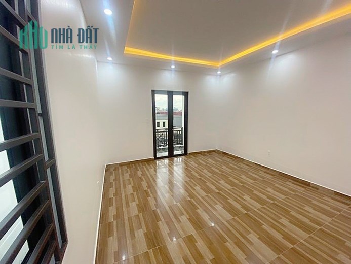 Bán nhà xây mới phố Khúc Thừa Dụ, 52m 4 tầng lô góc, ô.tô đỗ cửa GIÁ 3.89 tỉ