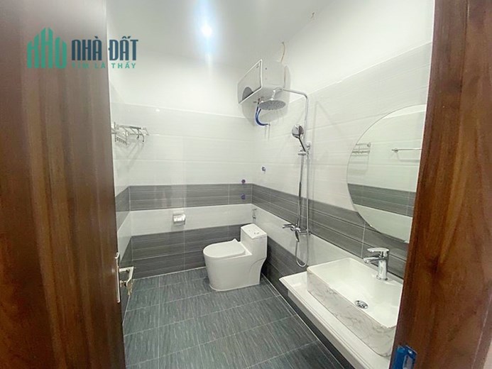 Bán nhà xây mới phố Khúc Thừa Dụ, 52m 4 tầng lô góc, ô.tô đỗ cửa GIÁ 3.89 tỉ