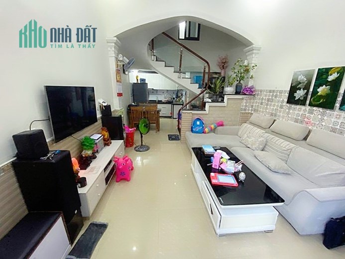 Bán nhà giá rẻ phố An Đà, diện tích 45m 3 tầng GIÁ 2.1 tỉ có sân cổng