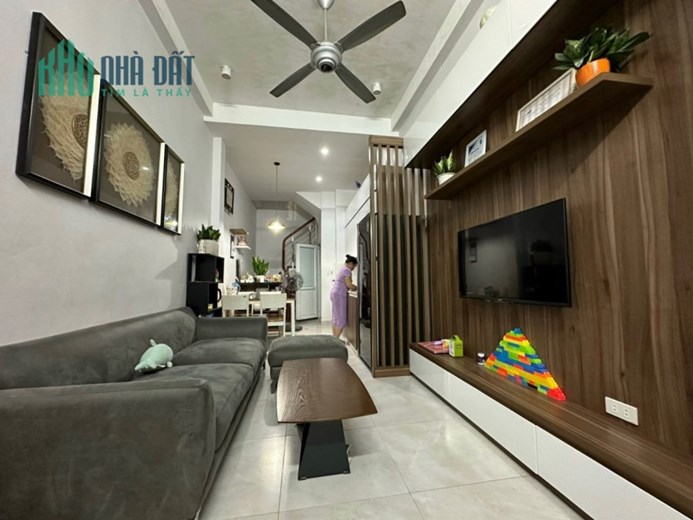 NHÀ MẶT NGÕ THUỘC ÂU CƠ QUẬN TÂY HỒ 31M2; 5 TẦNG GIÁ 3,9 TỶ.