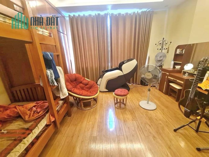 BÁN NHÀ HỒ HOÀNG CẦU 1 BƯỚC CHẠM SÓNG HỒ. 30M NHỈNH 4TY Ô TÔ ĐỖ CỬA