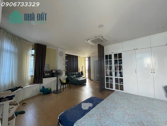 Bán biệt thự ngang 7.5m đường Nguyễn thị thập Q7 chỉ 15.3 tỷ