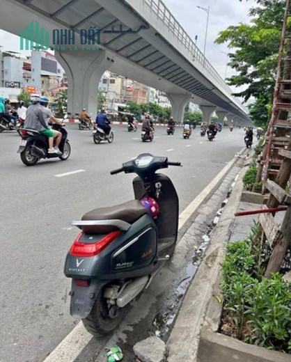 Mặt phố Minh Khai, Hai Bà Trưng, 5 tầng lô góc, kinh doanh, vỉa hè đá bóng, hơn 9 tỷ