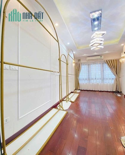 Mặt phố Minh Khai, Hai Bà Trưng, 5 tầng lô góc, kinh doanh, vỉa hè đá bóng, hơn 9 tỷ