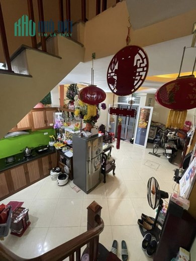 BÁN NHÀ LONG BIÊN - GẦN CẦU CHƯƠNG DƯƠNG - 42M - 4 TẦNG - 1 NHÀ RA PHỐ OTO TRÁNH - KINH DOANH.