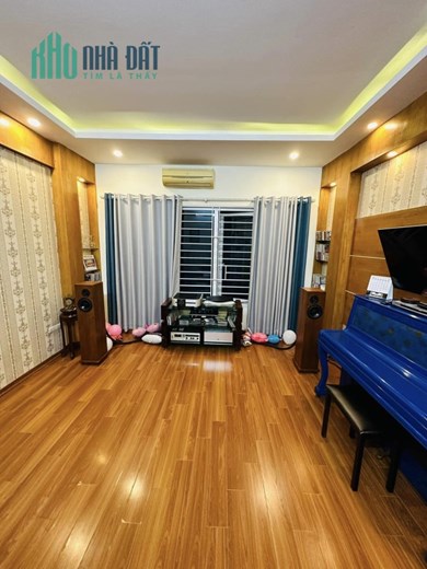 GARA, TRƯỚC NHÀ Ô TÔ TRÁNH ,NGÕ NÔNG THẲNG, SỔ ĐẸP NỞ HẬU