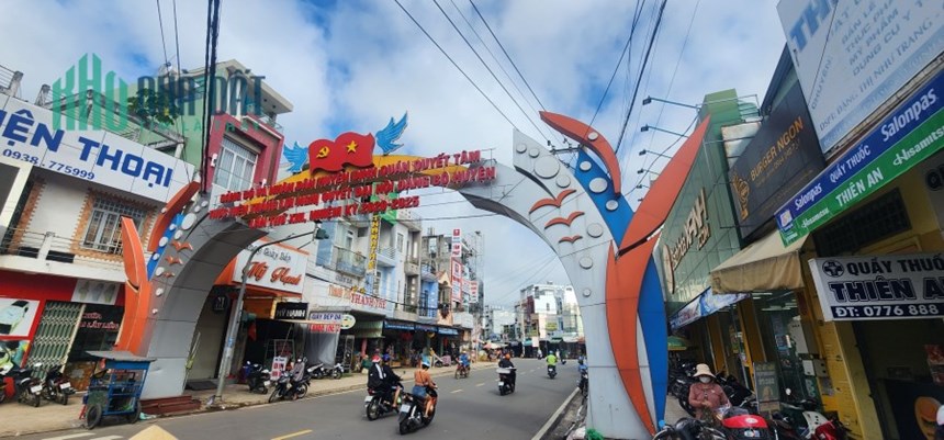 CHÍNH CHỦ BÁN ĐẤT CÓ NHÀ CẤP 4 SẴN, NGAY TRUNG TÂM THỊ TRẤN ĐỊNH QUÁN