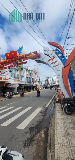 CHÍNH CHỦ BÁN ĐẤT CÓ NHÀ CẤP 4 SẴN, NGAY TRUNG TÂM THỊ TRẤN ĐỊNH QUÁN