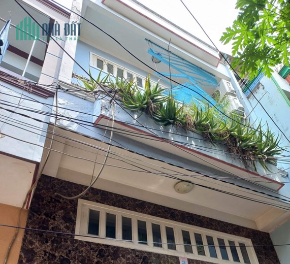 NHÀ TÊN LỬA, Mua 1 được 2,  47m2 = 4.2 x10.5m, Gía quá RẺ, CHỈ HƠN 4 XÍU.