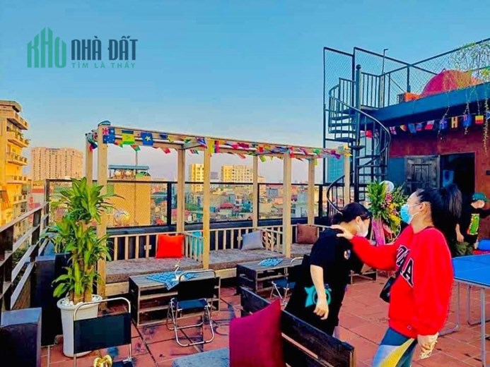 Cho thuê sân thượng kinh doanh cafe rooftop tại Nguyễn Phúc Lai , DTSD 150m2 , giá 15tr
