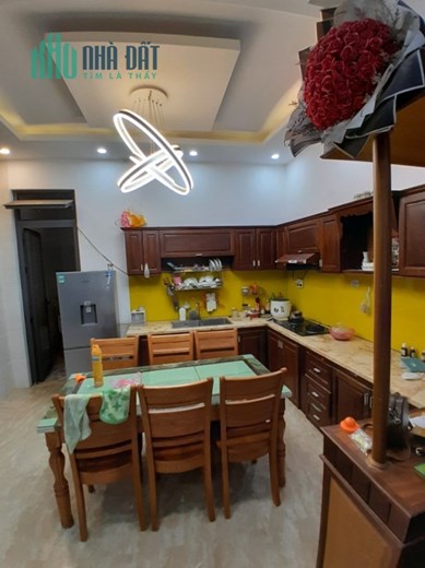 Villa Âu Cơ chợ Hoà Khánh, Ô tô đậu trong sân, 115m2, 2 tầng, ngang 7, nhỉnh 3 tỷ