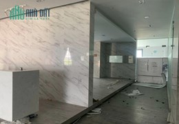 Cho thuê mặt bằng phố Giảng Võ , DTSD 900m2, giá 135tr