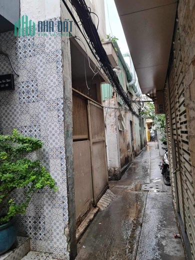 NHÀ ĐẸP - GIÁ TỐT - Cần Bán Căn Nhà Vị Trí Đắc Địa Tại Quận 1 - HCM