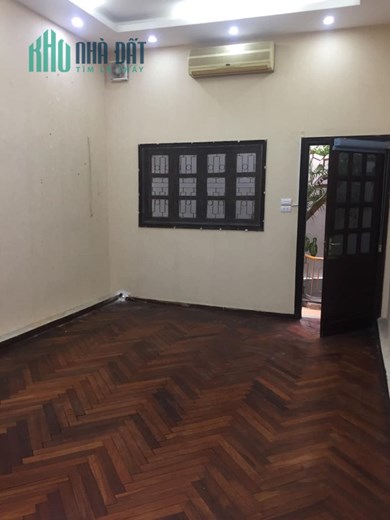 Cho thuê nhà mặt phố Giải Phóng ,50m2 x 3 tầng , MT 4,5m ,giá 20tr
