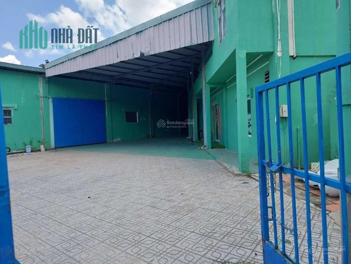 Chính chủ cho thuê nhà xưởng rộng 1.200m2, xe con container vào tận xưởng.