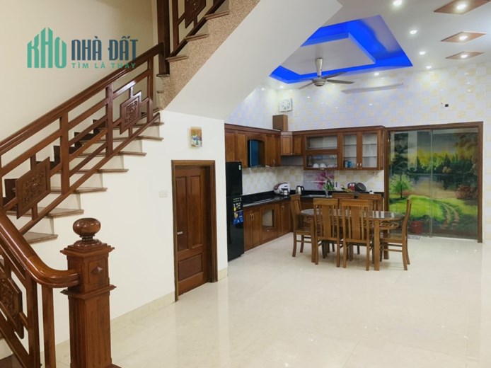 4 TẦNG ĐẸP LUNG LINH -DÂN TRÍ TUYỆT VỜI- LÀN 2 NGUYỄN TRÃI- ĐƯỜNG THÊNH THANG!