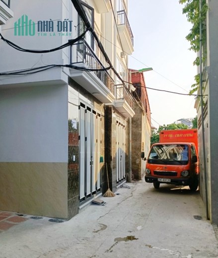 BÁN NHÀ LÔ GÓC Ô TÔ ĐỖ CỬA ĐƯỜNG LIÊN MẠC BẮC TỪ LIÊM 30M2, 4 TẦNG, 1 TUM HƠN 2 TỶ