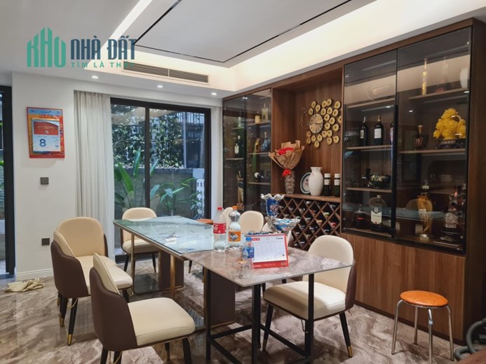 Bán nhà mặt ngõ 250 Khương Trung, vỉa hè, ô tô tránh,  ở vip, Kd đỉnh, 105m, 15 tỷ