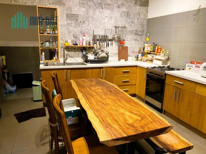 Bán nhà 1T2L có nội thất hẻn xe hơi đường 28 Linh Đông