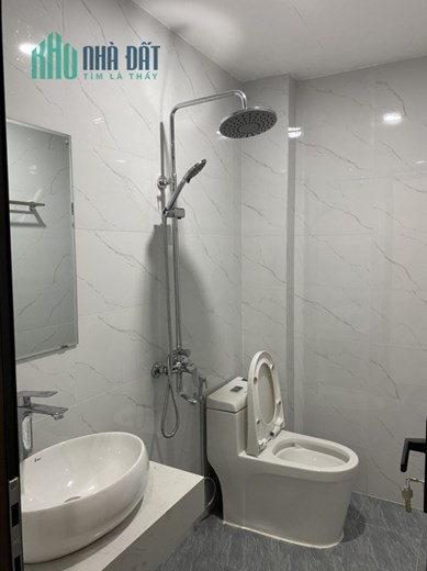 Bán nhà lô góc Cát Linh 30m2 x 5 tầng, ngõ to rộng, tiện nghi ở sướng, 4.75 tỷ