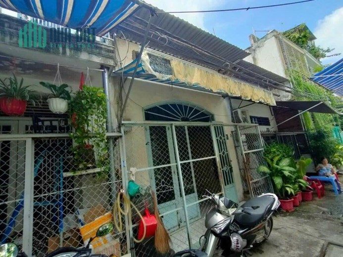 NGUYỄN SƠN - TÂN PHÚ - 4 X 9M - GIÁ 2.6 TỶ. HẺM 3 GÁC - GẦN MẶT TIỀN