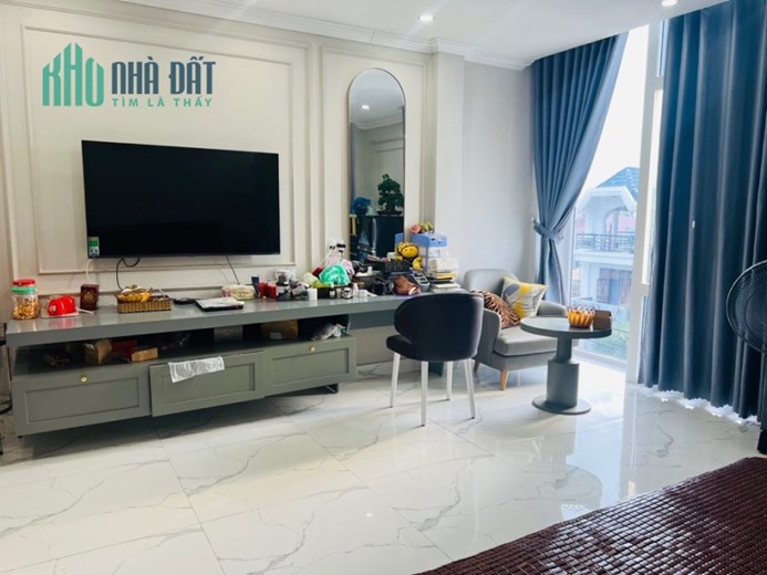 Bao rẻ nhất TT. 2 mặt thoáng. Dòng Tiền 500 Tr. 5 Tầng. Mặt bằng rộng. Thang máy. Vị trí kim cương